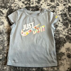 Girls Nike tee